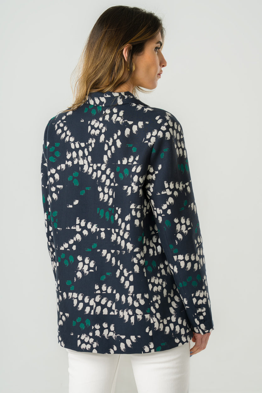 Blazer en Tencel bleu imprimé, éthique et fabriqué en France, parfait pour une mode élégante et responsable.