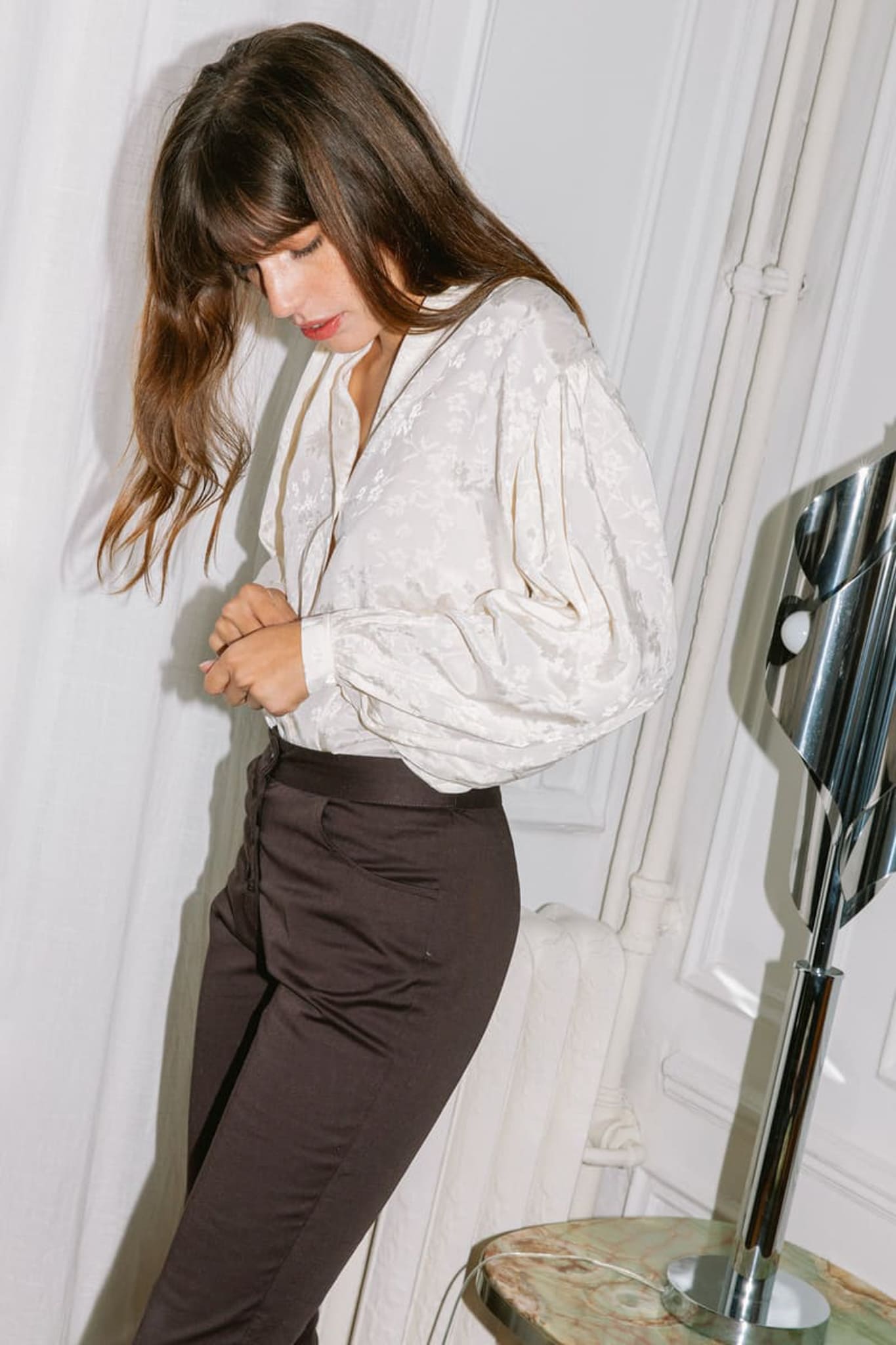 Blouse élégante écrue en jacquard de viscose, fabriquée de façon responsable au Portugal