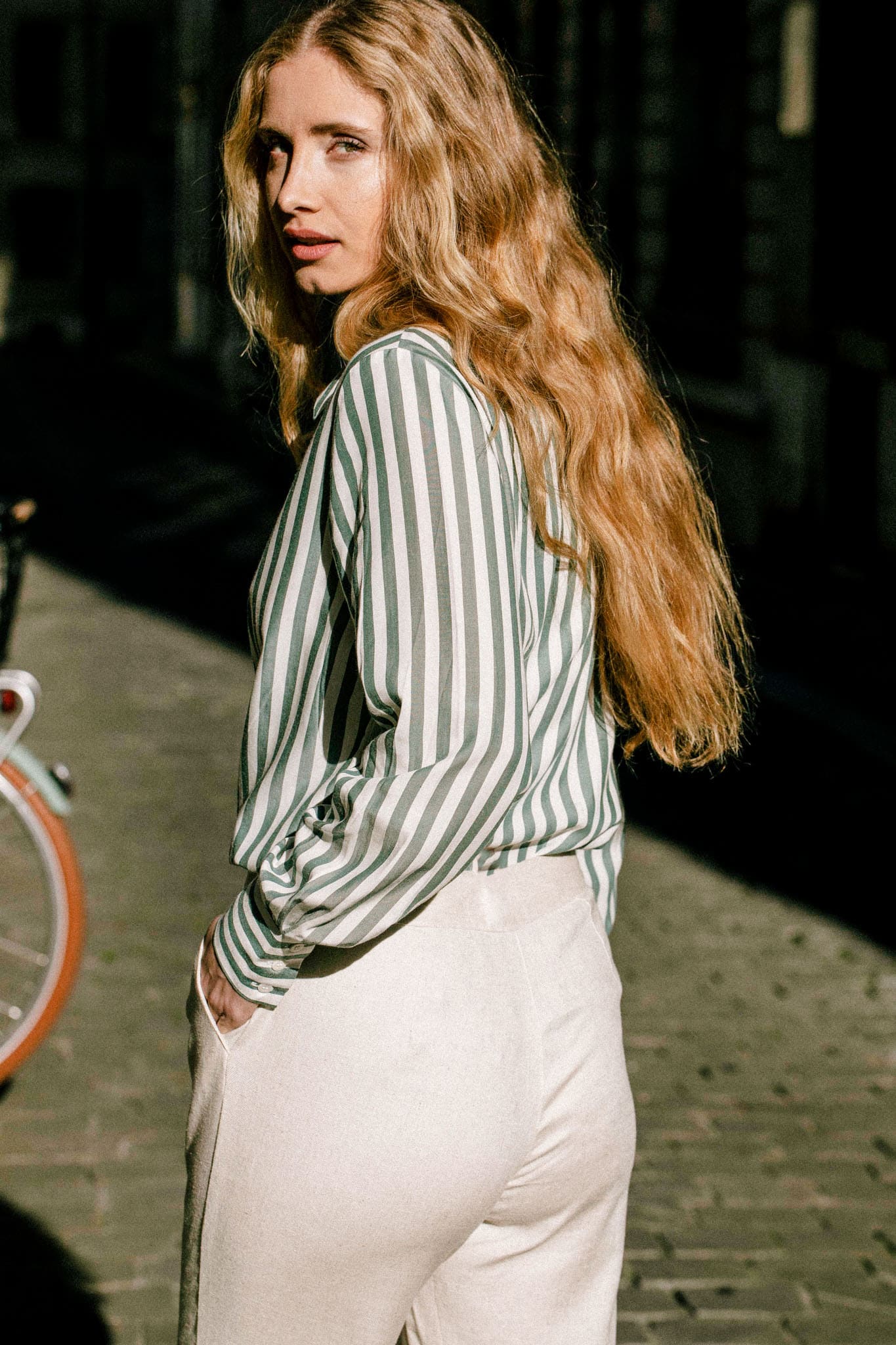 Chemise femme verte à rayures, manches longues, tissu TENCEL™ éco-responsable, made in Portugal