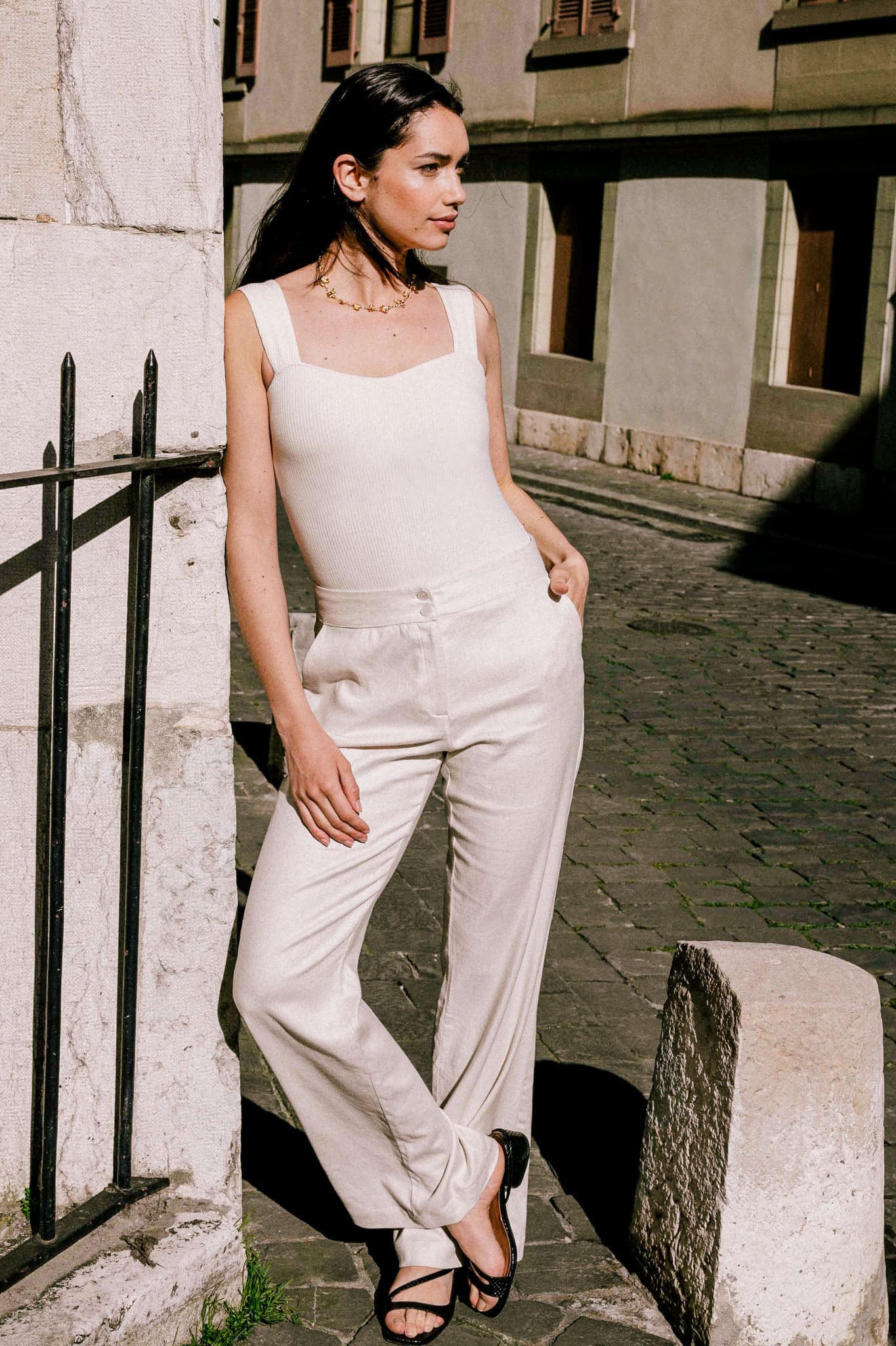 Pantalon Laurier beige fabriqué en France en lin et viscose, coupe large et fluide