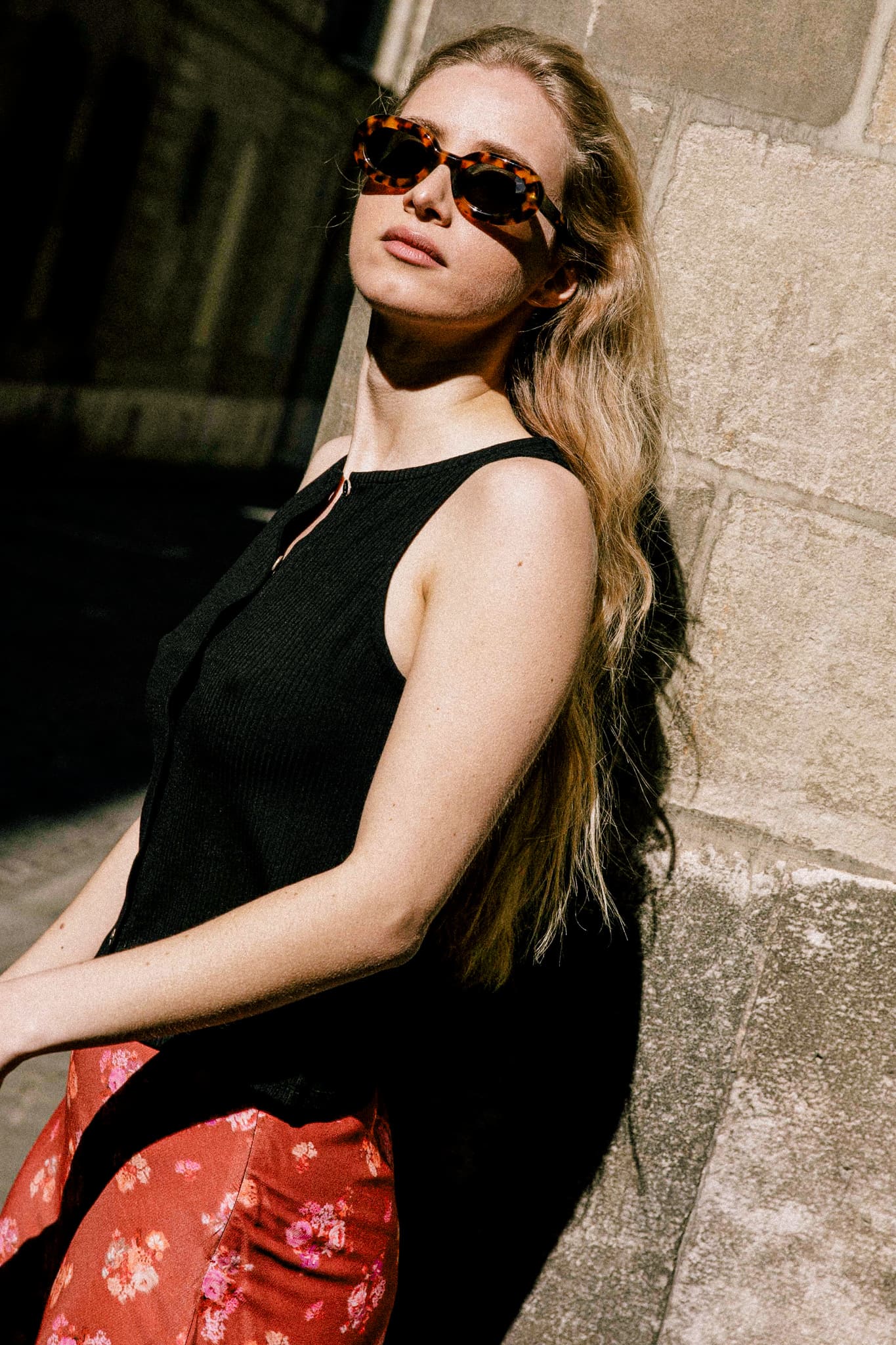 Top féminin lilas sans manches, pailleté et côtelé, confection responsable en France