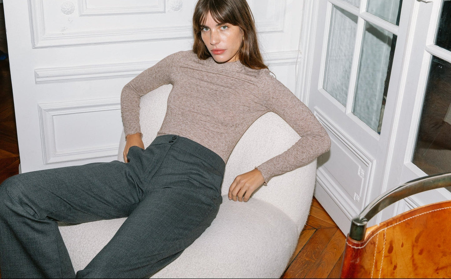 Comment porter un pantalon fluide en hiver sans sacrifier le style ?