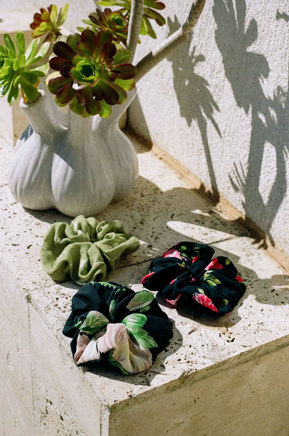 Chouchou en tissu upcyclé réalisé avec des chutes de collection, fabrication française