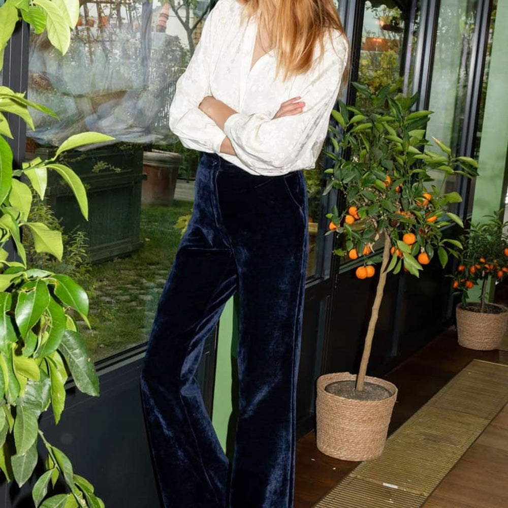 
                  
                    Pants Laurier navy velvet
                  
                