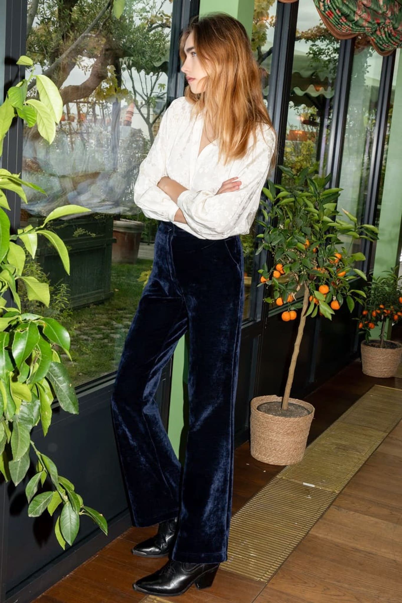 
                  
                    Pants Laurier navy velvet
                  
                