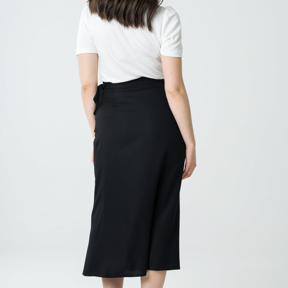 
                  
                    Skirt Azurite black
                  
                